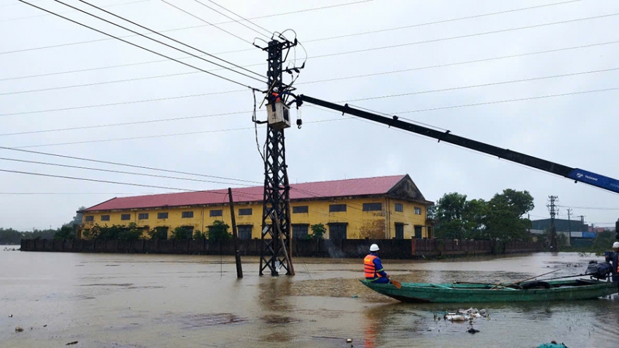 Phải hoàn thành khắc phục sự cố điện do bão số 6 trong ngày hôm nay